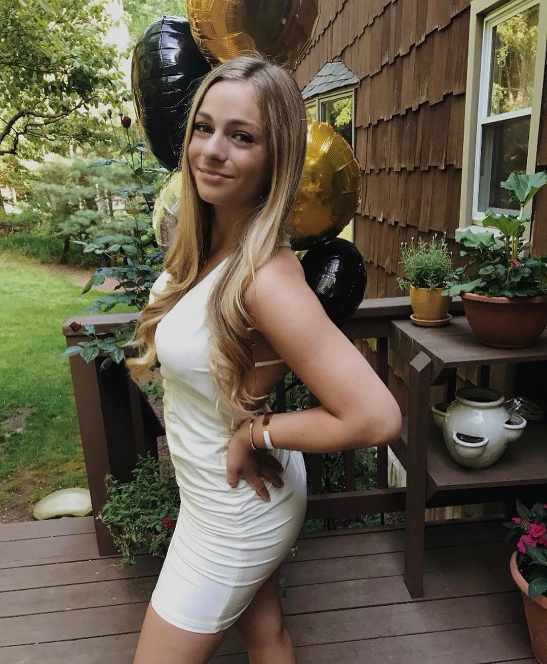 white bodycon short party dress