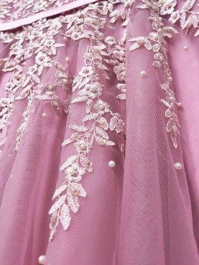 pearl and lace detailing pearl and lace detailing