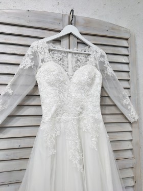 ivory lace wedding dress with long sleeves ivory lace wedding dress with long sleeves