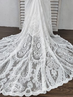 unique lace chapel train