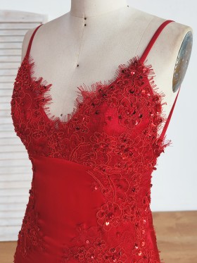 beaded lace appliqued bodice with V neckline and spaghetti straps beaded lace appliqued bodice with V neckline and spaghetti straps
