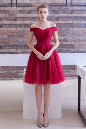 Classy Red Tulle Off-shoulder Short 
