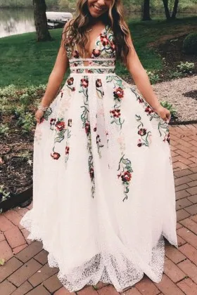 Charming embroidered flowers appliqued white lace plunging neckline engagement dress