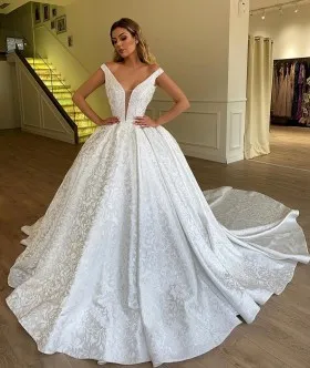 Flower Pattern Satin Plunging Neckline Ball Gown Prom Dress