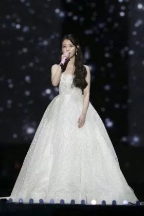IU sparkly sequinned celebrity ivory ball gown wedding dress