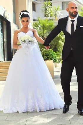 Strapless sweetheart white lace cute wedding dress
