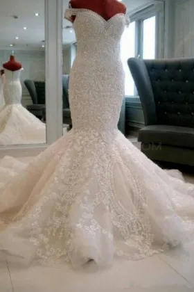 Off the shoulder ivory lace trumpet wedding dress
