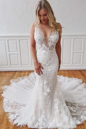 ivory lace wedding gown with removable tulle overskirt