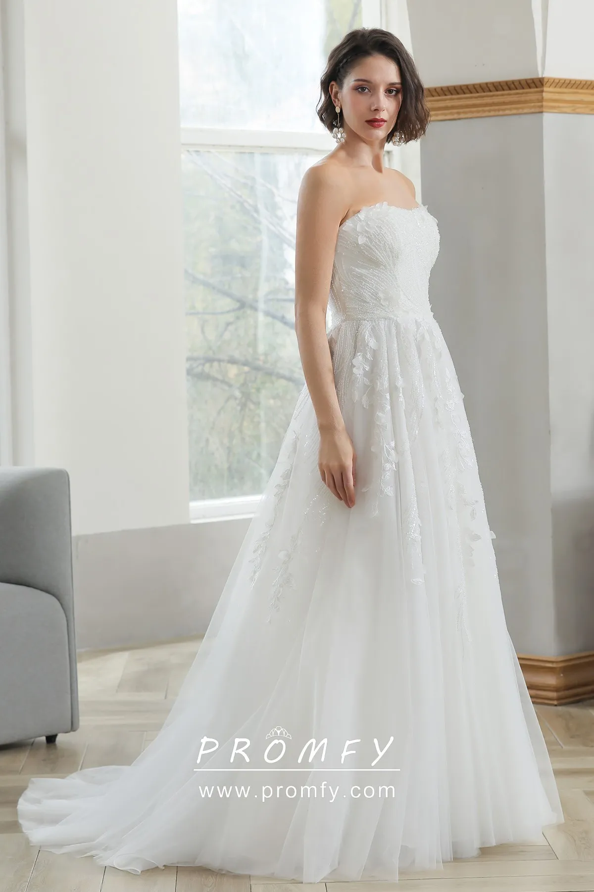 Classic Strapless Wedding Dresses