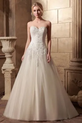 sweetheart white lace appliqued puffy wedding dress