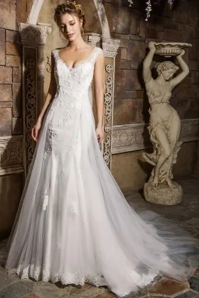 tulle overskirt V neck lace appliqued wedding dress