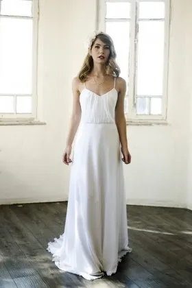 Casual white chiffon V neck spaghetti straps floor length backless bridal gown