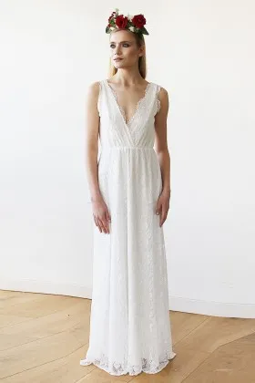 Scalloped plunging V neckline sleeveless slim A line long lace wedding dress
