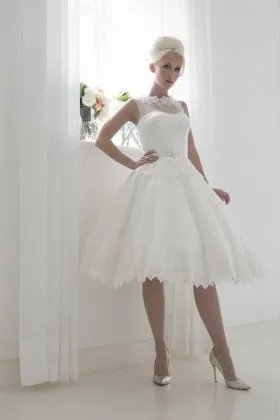 Beautiful 1950s vintage scalloped lace and spot tulle knee length short bridal gown