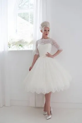 Delicate scalloped edge lace half sleeve tea length wedding ball gown