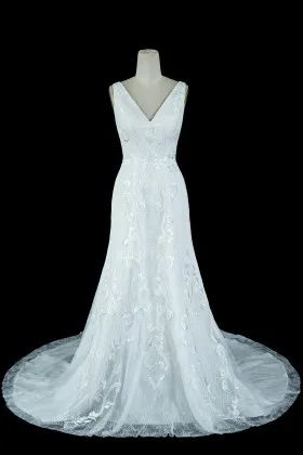 V neck sleeveless lace overlay long wedding dress