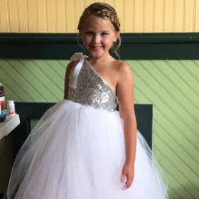 stunning flower girl dress
