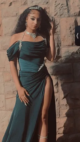 I love the dress
